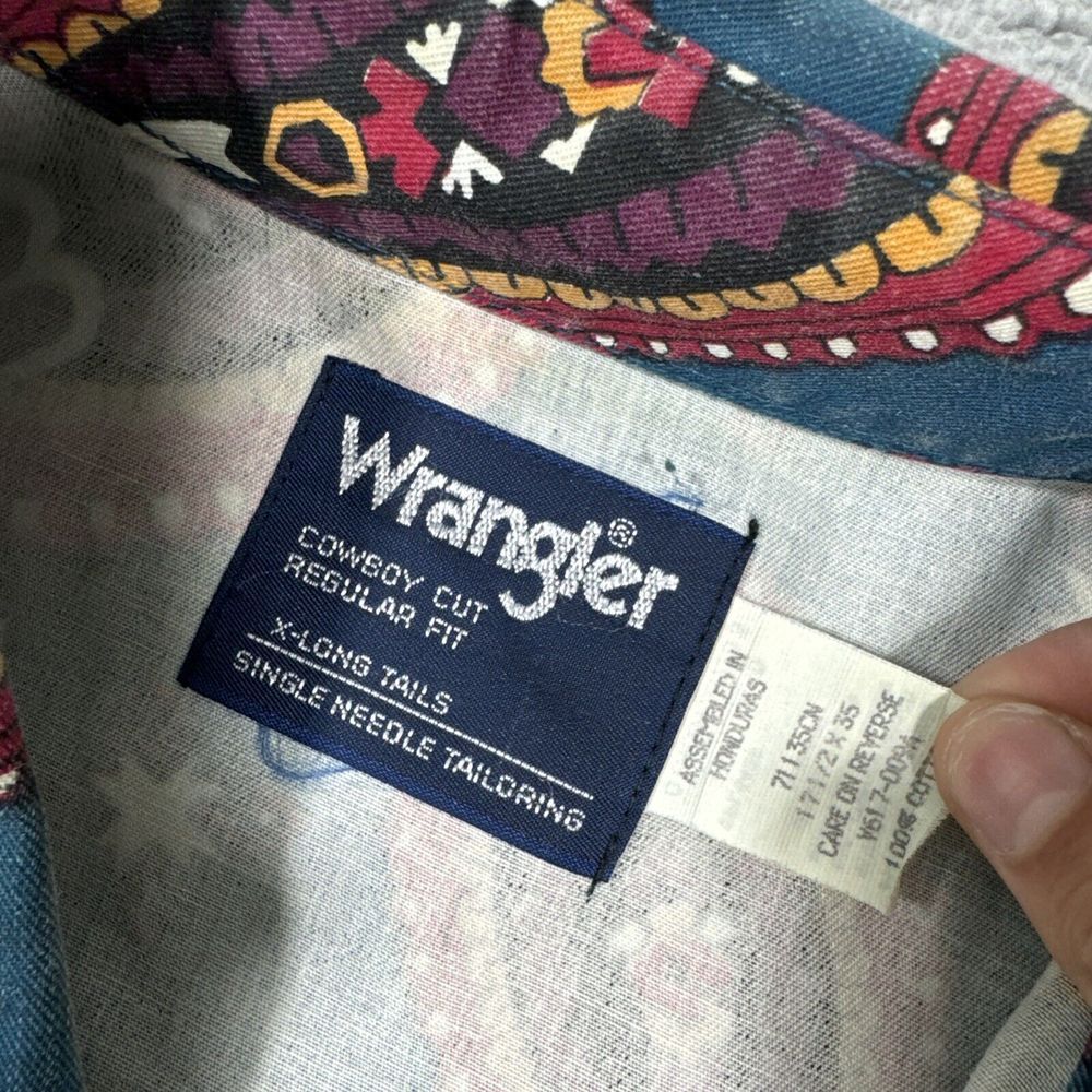 Wrangler Blue Paisley Button-Down Brushpopper - Picture 4 of 11